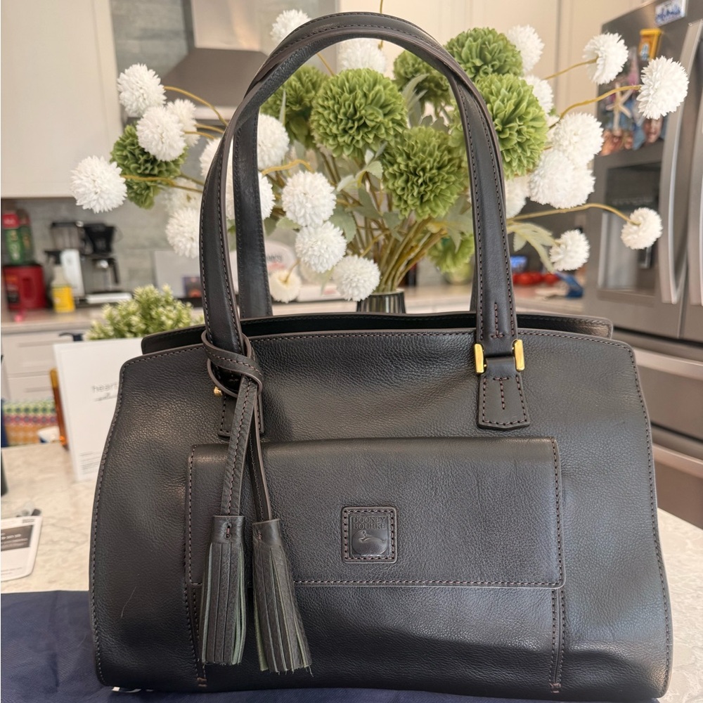 Dooney & Bourke Florentine leather shoulder bag. - Picture 1 of 10
